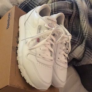 Reebok classics (white)